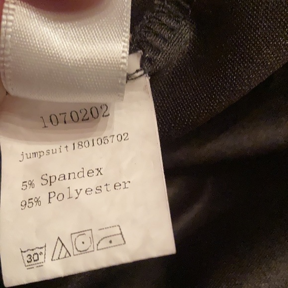 Black Romper Scalloped Edge Sleeveless Shorts Jumpsuit Semi Formal Size Small - Picture 7 of 8